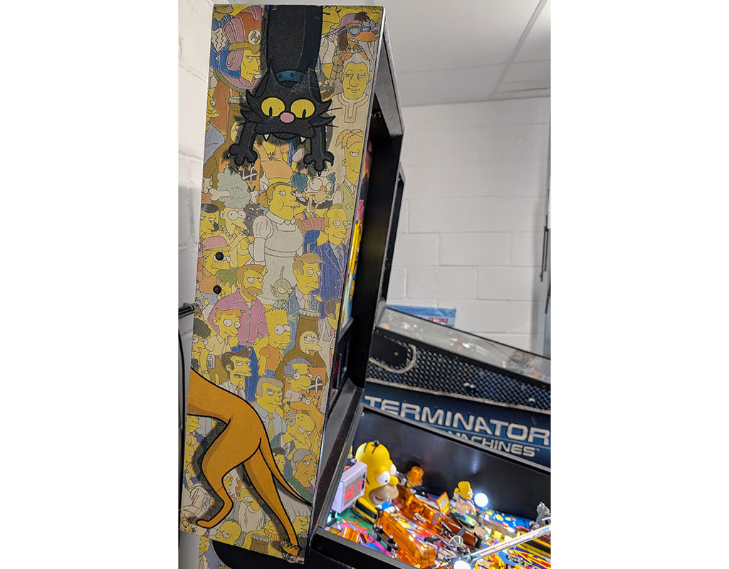 Simpsons party pinball machine